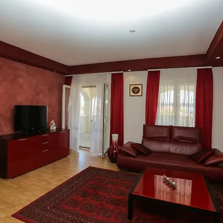 Manda Apartament